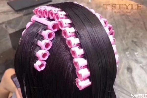 摩根燙長(zhǎng)出來(lái)頭發(fā)會(huì)不會(huì)變形 摩根燙什么時(shí)候可以消失