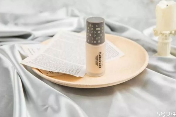 紅地球粉底液哪個(gè)國(guó)的 紅地球粉底液適合哪個(gè)皮膚