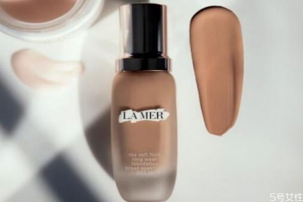 海藍(lán)之謎粉底液含酒精嗎 海藍(lán)之謎粉底液怎么使用 海藍(lán)之謎粉底液含酒精嗎 海藍(lán)之謎粉底液怎么使用