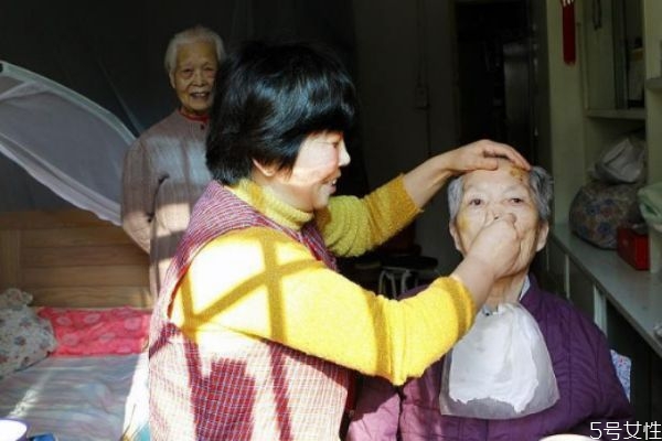 傷了婆婆的心怎么辦 做錯事了怎樣給婆婆道歉 傷了婆婆的心怎么辦 做錯事了怎樣給婆婆道歉