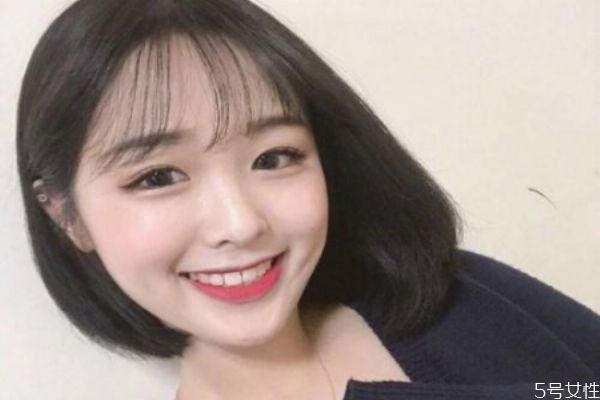 額頭低適合法式劉海嗎 額頭低的人剪什么劉海 額頭低適合法式劉海嗎 額頭低的人剪什么劉海