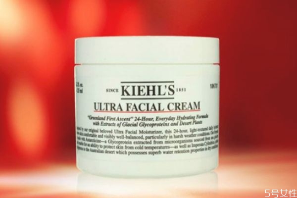 保濕面霜保質(zhì)期多久 保濕面霜需要卸妝嗎 保濕面霜保質(zhì)期多久 保濕面霜需要卸妝嗎