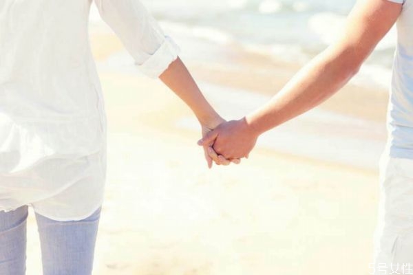 情侶在一起多久適合同居 ?情侶們一起睡覺(jué)的五個(gè)階段 情侶在一起多久適合同居 ?情侶們一起睡覺(jué)的五個(gè)階段