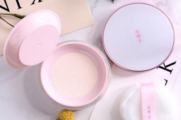 油性皮膚怎樣化妝不脫妝 油性皮膚老是脫妝怎么辦 油性皮膚怎樣化妝不脫妝 油性皮膚老是脫妝怎么辦