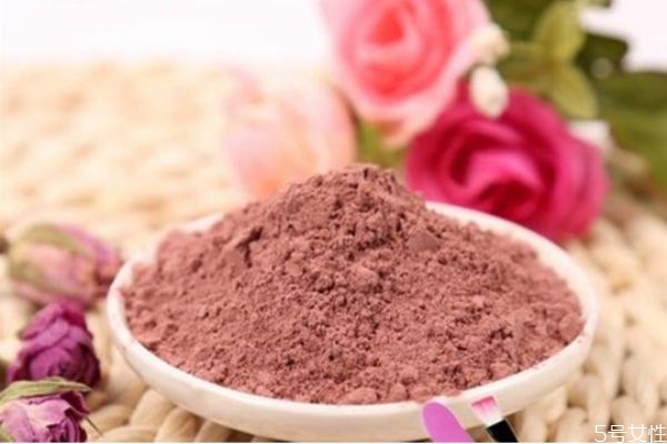 玫瑰粉做面膜的功效與作用 玫瑰面膜怎么用 玫瑰粉做面膜的功效與作用 玫瑰面膜怎么用