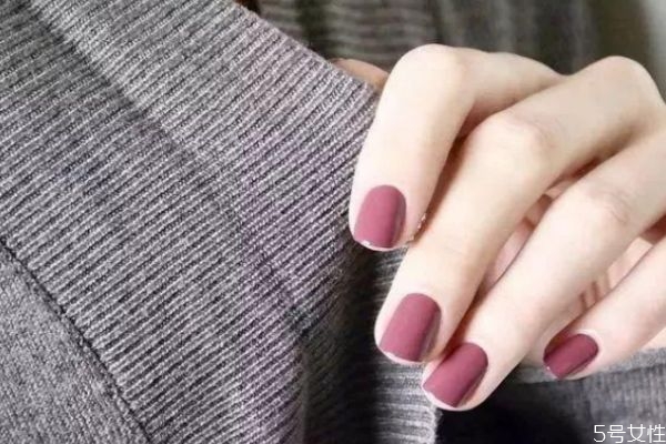 秋冬什么顏色指甲油顯白 低調(diào)又顯白的指甲顏色 秋冬什么顏色指甲油顯白 低調(diào)又顯白的指甲顏色