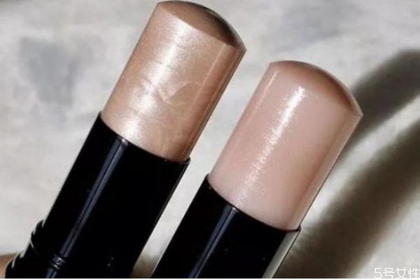 高光棒可以用來(lái)遮瑕嗎 遮瑕筆和高光棒區(qū)別 高光棒可以用來(lái)遮瑕嗎 遮瑕筆和高光棒區(qū)別