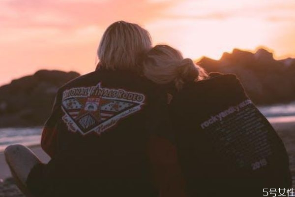 男人哪些行為在試探你 男人說分手后還會回頭嗎 男人哪些行為在試探你 男人說分手后還會回頭嗎