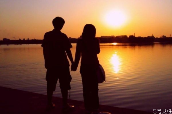 男人哪些行為在試探你 男人說分手后還會回頭嗎 男人哪些行為在試探你 男人說分手后還會回頭嗎