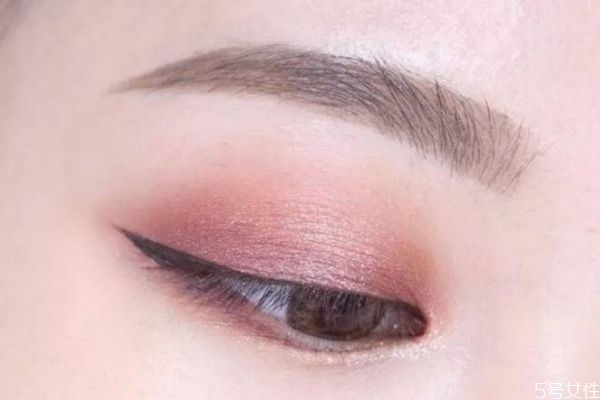 怎么快速畫眼影 快速日常眼影教程 怎么快速畫眼影 快速日常眼影教程