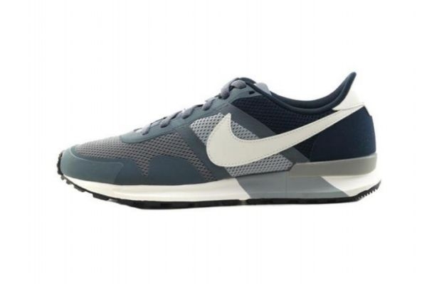 運(yùn)動(dòng)鞋的舌頭偏離了該怎么辦 運(yùn)動(dòng)鞋鞋舌頭老是歪 運(yùn)動(dòng)鞋的舌頭偏離了該怎么辦 運(yùn)動(dòng)鞋鞋舌頭老是歪