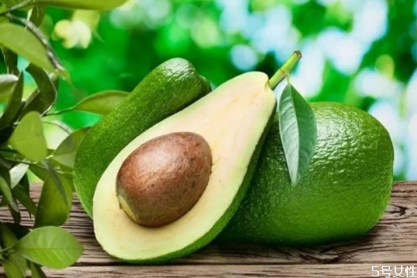 牛油果可以直接敷臉嗎 牛油果敷臉會美白嗎 牛油果可以直接敷臉嗎 牛油果敷臉會美白嗎