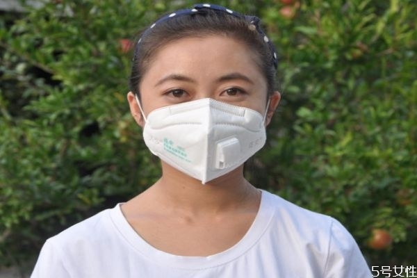 呼吸閥口罩為什么不能進(jìn)醫(yī)院 呼吸閥口罩的優(yōu)缺點