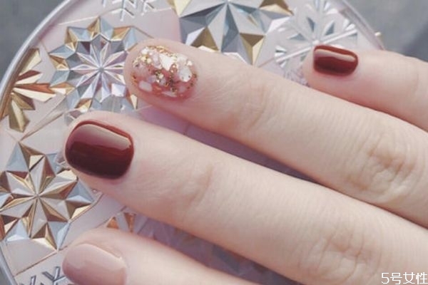 光療膠在什么時候用 光療膠延長指甲的用法 光療膠在什么時候用 光療膠延長指甲的用法