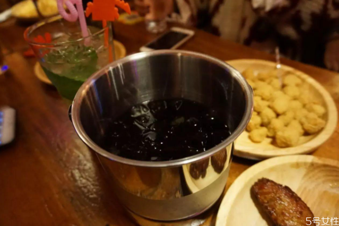 可樂(lè)桶用什么威士忌 可樂(lè)桶用什么洋酒兌什么 可樂(lè)桶用什么威士忌 可樂(lè)桶用什么洋酒兌什么