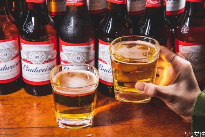 可樂(lè)桶用什么威士忌 可樂(lè)桶用什么洋酒兌什么 可樂(lè)桶用什么威士忌 可樂(lè)桶用什么洋酒兌什么