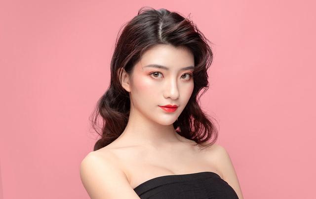 長(zhǎng)期化妝和長(zhǎng)期素顏的區(qū)別 來看五年后的差距