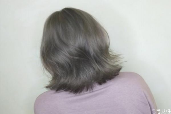 漂發(fā)粉可以和護(hù)發(fā)素一起用嗎 漂發(fā)粉能帶上高鐵嗎 漂發(fā)粉可以和護(hù)發(fā)素一起用嗎 漂發(fā)粉能帶上高鐵嗎