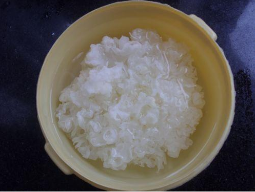 銀耳營養(yǎng)價值有多高 銀耳的飲食宜忌有哪些 銀耳營養(yǎng)價值有多高 銀耳的飲食宜忌有哪些