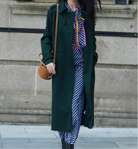 墨綠色上衣配什么顏色褲子 墨綠色衣服搭配推薦 墨綠色上衣配什么顏色褲子 墨綠色衣服搭配推薦