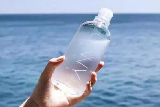 卸妝水和卸妝油哪個好 卸妝水和卸妝油的區(qū)別 卸妝水和卸妝油哪個好 卸妝水和卸妝油的區(qū)別