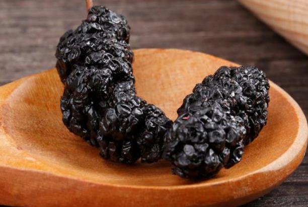 桑葚干有沒有上色怎么鑒定 桑葚干確實有上色的嗎 桑葚干有沒有上色怎么鑒定 桑葚干確實有上色的嗎