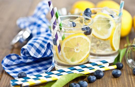 檸檬水怎么泡不苦 檸檬水喝了有什么好處 檸檬水怎么泡不苦 檸檬水喝了有什么好處