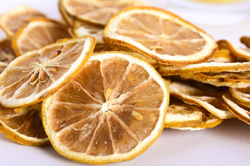 檸檬干片泡水的功效 檸檬干片有美白效果嗎 檸檬干片泡水的功效 檸檬干片有美白效果嗎