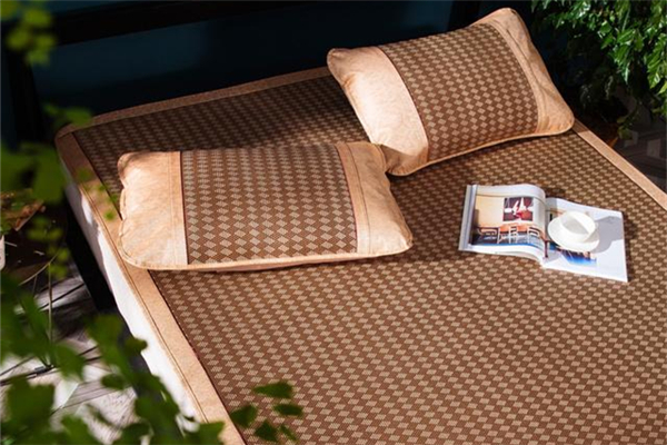 涼席有毛刺怎么護(hù)理 涼席有毛刺睡一段時(shí)間能好嗎 涼席有毛刺怎么護(hù)理 涼席有毛刺睡一段時(shí)間能好嗎