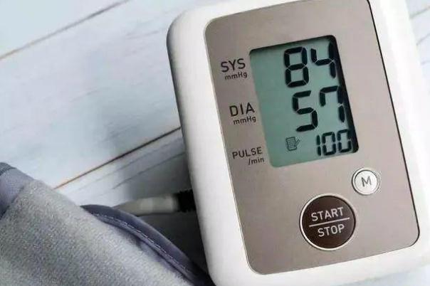 低血壓是什么引起的 低血壓吃什么食物能補(bǔ)上來