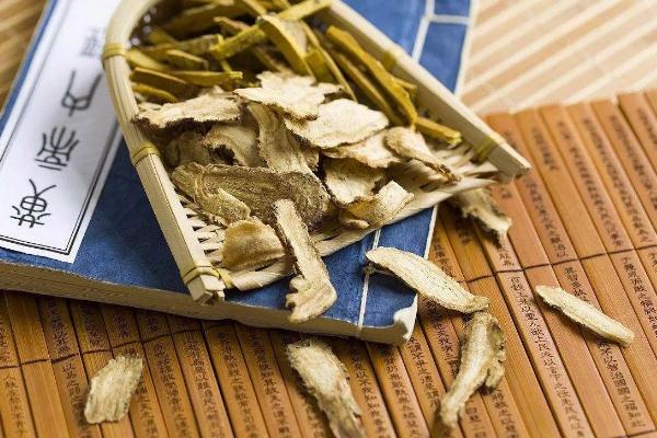 當歸泡腳的功效及禁忌 當歸泡腳的注意事項 當歸泡腳的功效及禁忌 當歸泡腳的注意事項