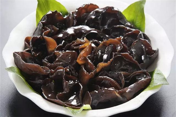 木耳需要泡多久 木耳泡多久就不能吃了 木耳需要泡多久 木耳泡多久就不能吃了