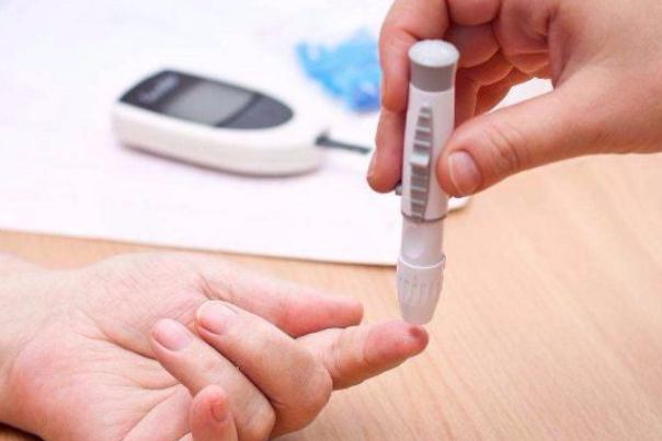 孕婦低血糖可以喝葡萄糖嗎 孕婦低血糖可以多吃糖嗎 孕婦低血糖可以喝葡萄糖嗎 孕婦低血糖可以多吃糖嗎