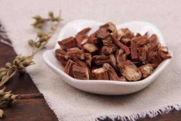 丹參泡水喝會上火嗎 丹參泡水喝上火怎么辦 丹參泡水喝會上火嗎 丹參泡水喝上火怎么辦