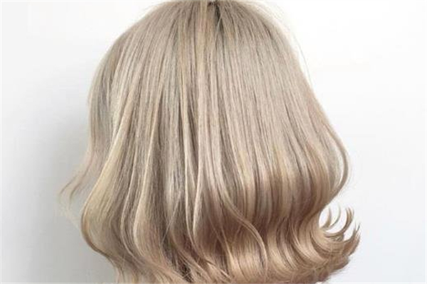 燙發(fā)有哪幾種類型 燙發(fā)哪種燙顯頭發(fā)多 燙發(fā)有哪幾種類型 燙發(fā)哪種燙顯頭發(fā)多