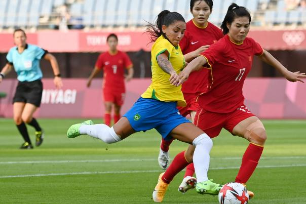 中國女足奧運首秀0比5不敵巴西 中國奧運軍團首秀 中國女足奧運首秀0比5不敵巴西 中國奧運軍團首秀