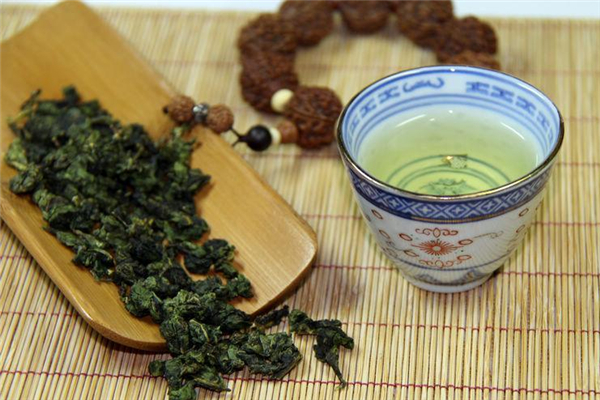 烏龍茶可以消水腫嗎 烏龍茶的功效和作用 烏龍茶可以消水腫嗎 烏龍茶的功效和作用