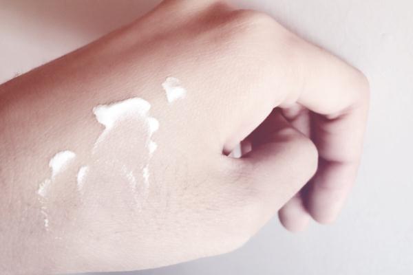 素顏霜的保質(zhì)期一般是多長時(shí)間 素顏霜有什么成分 素顏霜的保質(zhì)期一般是多長時(shí)間 素顏霜有什么成分