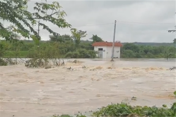 洪水襲來妻子遇難前發(fā)訣別短信 洪水來了怎么自救 洪水襲來妻子遇難前發(fā)訣別短信 洪水來了怎么自救