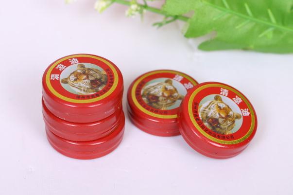 清涼油是干什么用的 清涼油的危害 清涼油是干什么用的 清涼油的危害