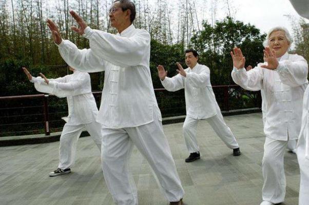 打太極拳是什么意思 打太極拳是有氧運(yùn)動(dòng)還是無氧運(yùn)動(dòng) 打太極拳是什么意思 打太極拳是有氧運(yùn)動(dòng)還是無氧運(yùn)動(dòng)