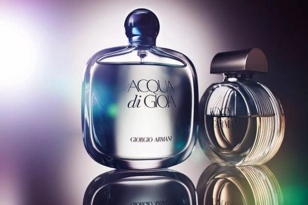 香水要靜置幾天才能用 香水可以放冰箱里嗎 香水要靜置幾天才能用 香水可以放冰箱里嗎