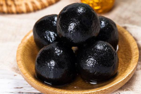 黑芝麻丸可以治療白頭發(fā)嗎 黑芝麻丸可以生發(fā)嗎 黑芝麻丸可以治療白頭發(fā)嗎 黑芝麻丸可以生發(fā)嗎