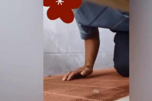 公廁趴地偷窺男子落網(wǎng)受害人發(fā)聲 偷窺要負(fù)法律責(zé)任嗎 公廁趴地偷窺男子落網(wǎng)受害人發(fā)聲 偷窺要負(fù)法律責(zé)任嗎