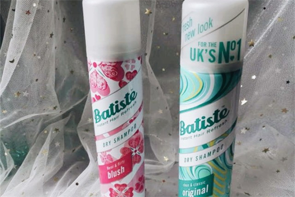 干發(fā)噴霧對頭發(fā)有傷害嗎 干發(fā)噴霧會(huì)導(dǎo)致脫發(fā)嗎