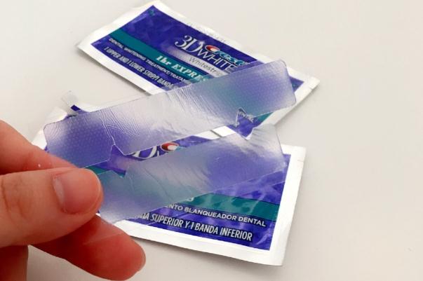 美白牙貼會(huì)損傷牙釉質(zhì)嗎 美白牙貼有導(dǎo)致疼痛的副作用 美白牙貼會(huì)損傷牙釉質(zhì)嗎 美白牙貼有導(dǎo)致疼痛的副作用