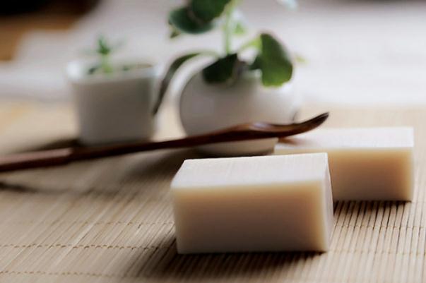 用手工皂洗頭發(fā)好嗎 用手工皂爆痘 用手工皂洗頭發(fā)好嗎 用手工皂爆痘