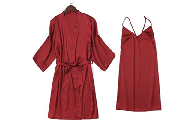 睡衣和睡袍哪個(gè)實(shí)用 睡衣和睡袍有什么區(qū)別 睡衣和睡袍哪個(gè)實(shí)用 睡衣和睡袍有什么區(qū)別