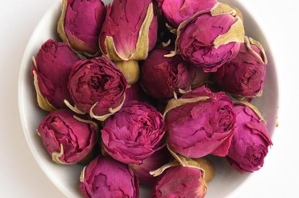 玫瑰茶功效 玫瑰茶搭配什么喝最合適 玫瑰茶功效 玫瑰茶搭配什么喝最合適