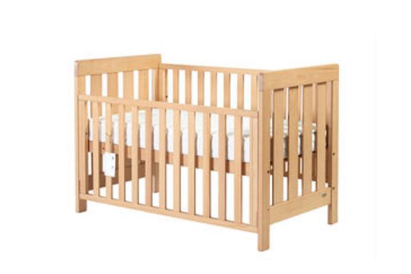 嬰兒床會(huì)有甲醛嗎 嬰兒床有味道怎么辦 嬰兒床會(huì)有甲醛嗎 嬰兒床有味道怎么辦